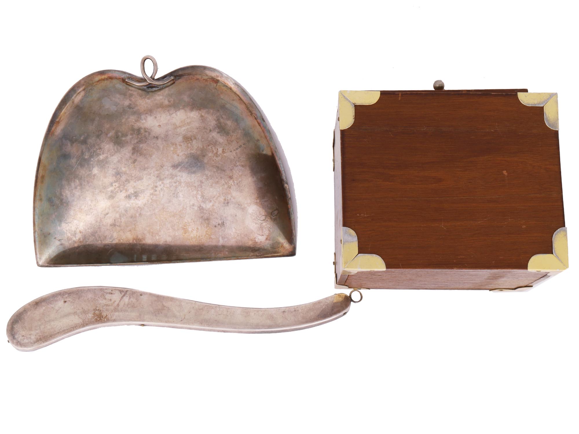 TABLE BROOM AND SHOVEL, CHINESE CORK COASTERS IOB PIC-2